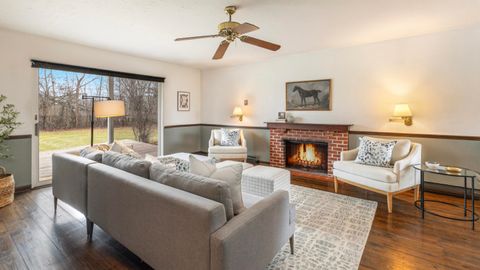 1445 W Heather Ln, River Hills, WI 53217 - #: 1946848