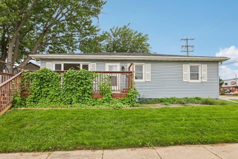 Photo of 2100 Illinois St, Racine, WI 53405 (MLS # 1981545)