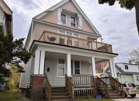 Photo of 1219 W Clarke St, Milwaukee, WI 53206 (MLS # 1967746)