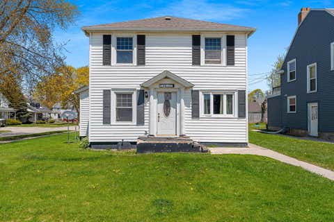 Photo of 2616 Meadow Ln, Manitowoc, WI 54220 (MLS # 1975688)