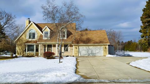 Photo of 14010 W Farrell Dr, New Berlin, WI 53151 (MLS # 1950098)