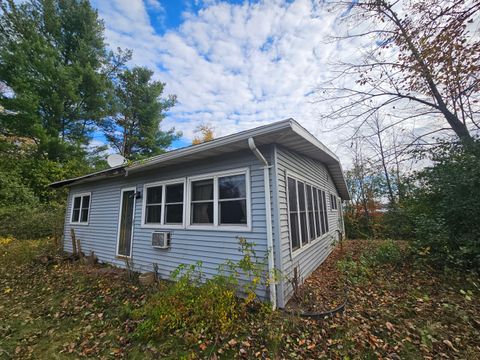 Photo of N2416 Linden Point Rd, Weyauwega, WI 54983 (MLS # 1940794) Photo of N2416 Linden Point Rd, Weyauwega, WI 54983 (MLS # 1940794)