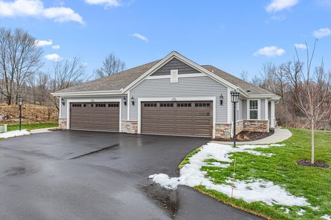 Photo of W204N17695 Laurel Pl, Jackson, WI 53037 (MLS # 1958556)