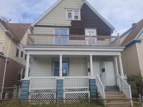 Photo of 2940 N Holton St, Milwaukee, WI 53212 (MLS # 1943049)