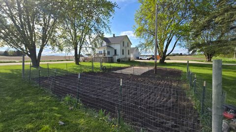 Photo of 9014 North Ave, Cleveland, WI 53015 (MLS # 1945085)