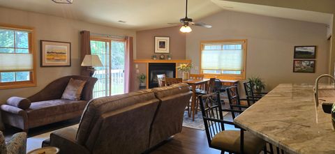 Photo of 18600 Brookfield Lake Dr, Brookfield, WI 53045 (MLS # 1921358)