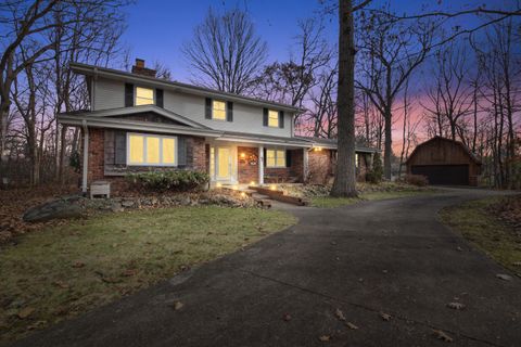 Photo of 2550 Harmony Cir, Brookfield, WI 53045 (MLS # 1951678)