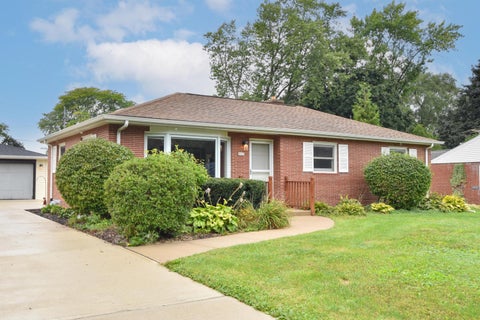 Photo of 8935 N Navajo Rd, Bayside, WI 53217 (MLS # 1981287)