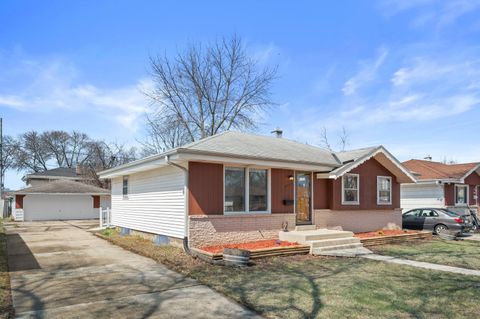 Photo of 6531 N LANDERS St, Milwaukee, WI 53223 (MLS # 1957688)