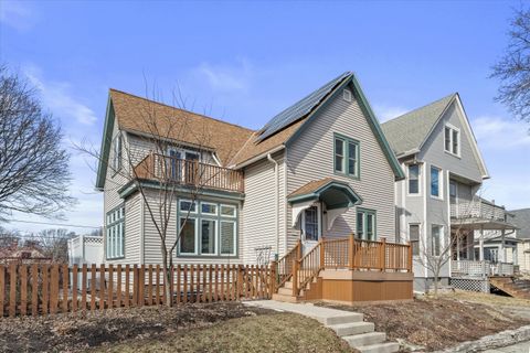 Photo of 3321 N Newhall St, Milwaukee, WI 53211 (MLS # 1953519)