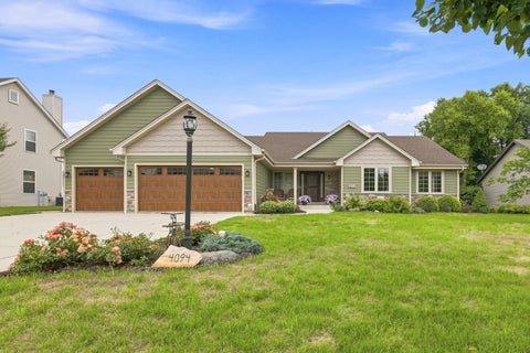 Photo of 4094 W Whispering Ridge Pass, Franklin, WI 53132 (MLS # 1975913)
