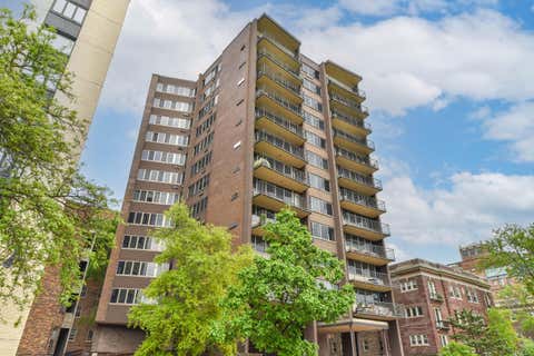 Photo of 1919 N Summit Ave, Milwaukee, WI 53202 (MLS # 1971741)