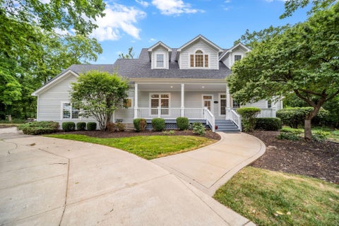Photo of 1530 Prestwick Pl, Geneva, WI 53147 (MLS # 1974349)