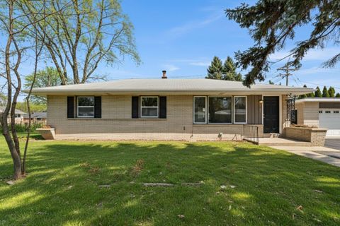 Photo of 3401 W Wanda Ave, Milwaukee, WI 53221 (MLS # 1949774)