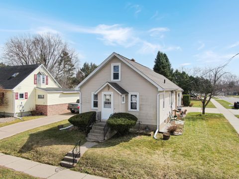 Photo of 522 W Foster St, Tomah, WI 54660 (MLS # 1956152)