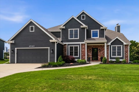 Photo of W73N413 Greystone Dr, Cedarburg, WI 53012 (MLS # 1972097)