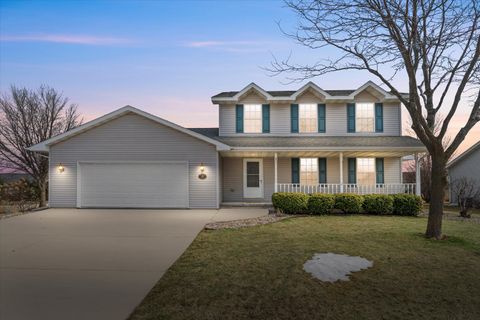 Photo of 153 Yacoub Ln, Fond Du Lac, WI 54935 (MLS # 1955410)