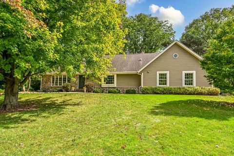 Photo of 1660 Constitution Dr, Brookfield, WI 53045 (MLS # 1936503)