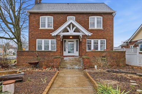 Photo of 3121 S Superior St, Milwaukee, WI 53207 (MLS # 1956354)