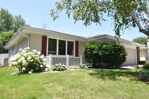 Photo of 48 Virginia St, Racine, WI 53405 (MLS # 1970393)