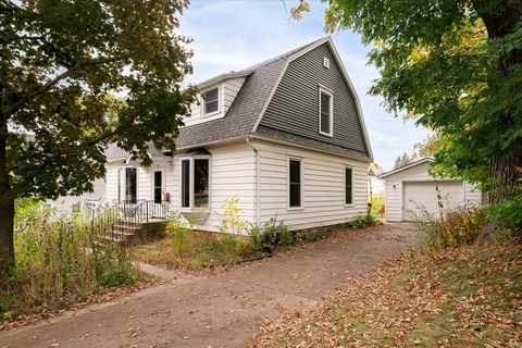 Photo of 362 E Mill St, Richland Center, WI 53581 (MLS # 1939810)