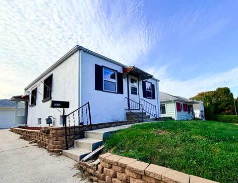 2017 S 97th St, West Allis, WI 53227 - #: 1939079