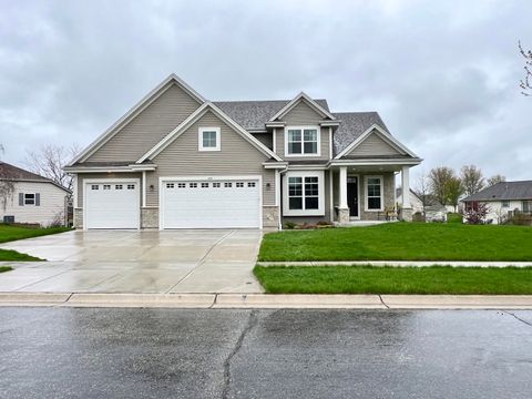 Photo of 1260 Chippewa Dr, Hartford, WI 53027 (MLS # 1960340)
