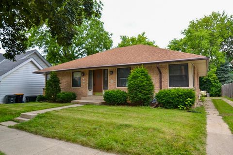 Photo of 6926 Terrace Ct, Wauwatosa, WI 53213 (MLS # 1931264)