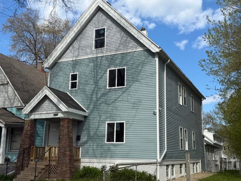 Photo of 2956-58 N Palmer St, Milwaukee, WI 53212 (MLS # 1961759)