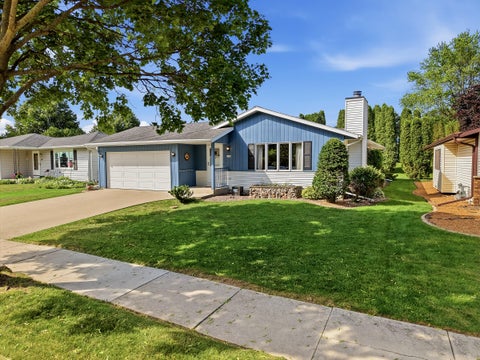 Photo of 1728 Ashby Ct, Sheboygan, WI 53081 (MLS # 1970301)