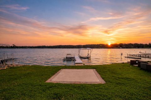 Photo of 7164 N Tichigan Rd, Waterford, WI 53185 (MLS # 1958535)