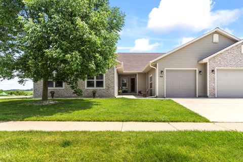 Photo of 113 Community Dr, Fall River, WI 53932 (MLS # 1970138)