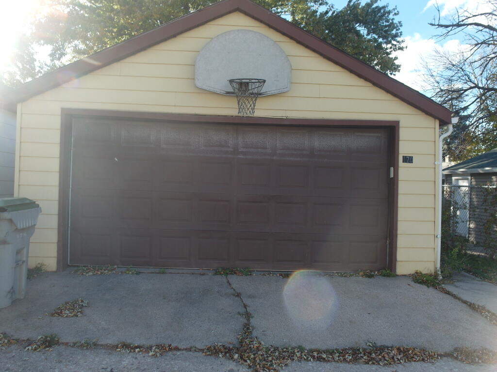 Milwaukee, Wisconsin 53214, United States, 3 Bedrooms Bedrooms, ,1 BathroomBathrooms,Residential,Active,235092