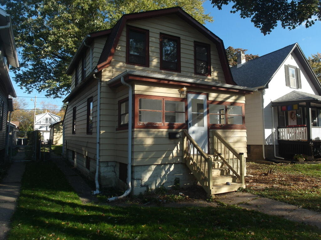 Milwaukee, Wisconsin 53214, United States, 3 Bedrooms Bedrooms, ,1 BathroomBathrooms,Residential,Active,235092