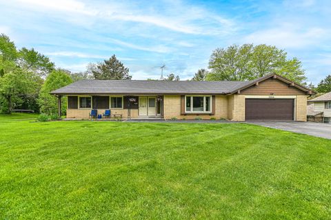Photo of 2465 Rockway Ln W, Brookfield, WI 53005 (MLS # 1919946)