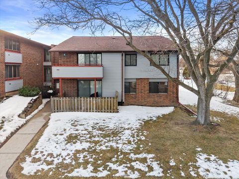 Photo of 7911 S 68th St, Milwaukee, WI 53132 (MLS # 1950147)