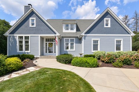 Photo of W130N6329 River Dr, Menomonee Falls, WI 53051 (MLS # 1930189)