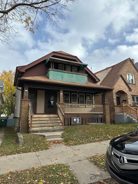Photo of 736 S 38th St, Milwaukee, WI 53215 (MLS # 1946036)