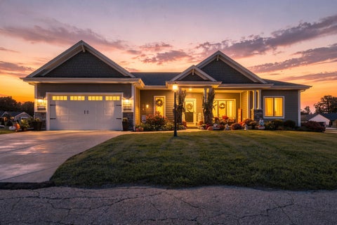 Photo of W208N16296 Renee Way, Jackson, WI 53037 (MLS # 1983118)
