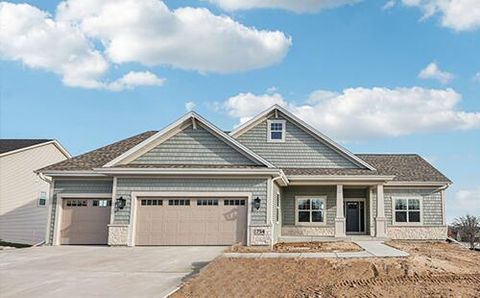 Photo of 754 Brockway Dr, Mukwonago, WI 53149 (MLS # 1946186)