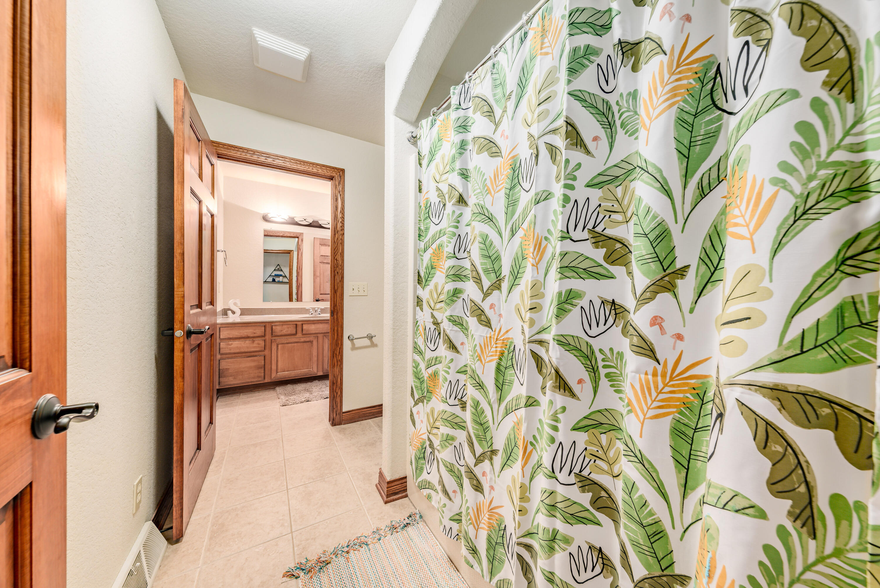 Farmington, Wisconsin 53021, United States, 5 Bedrooms Bedrooms, ,5 BathroomsBathrooms,Residential,Active,118428