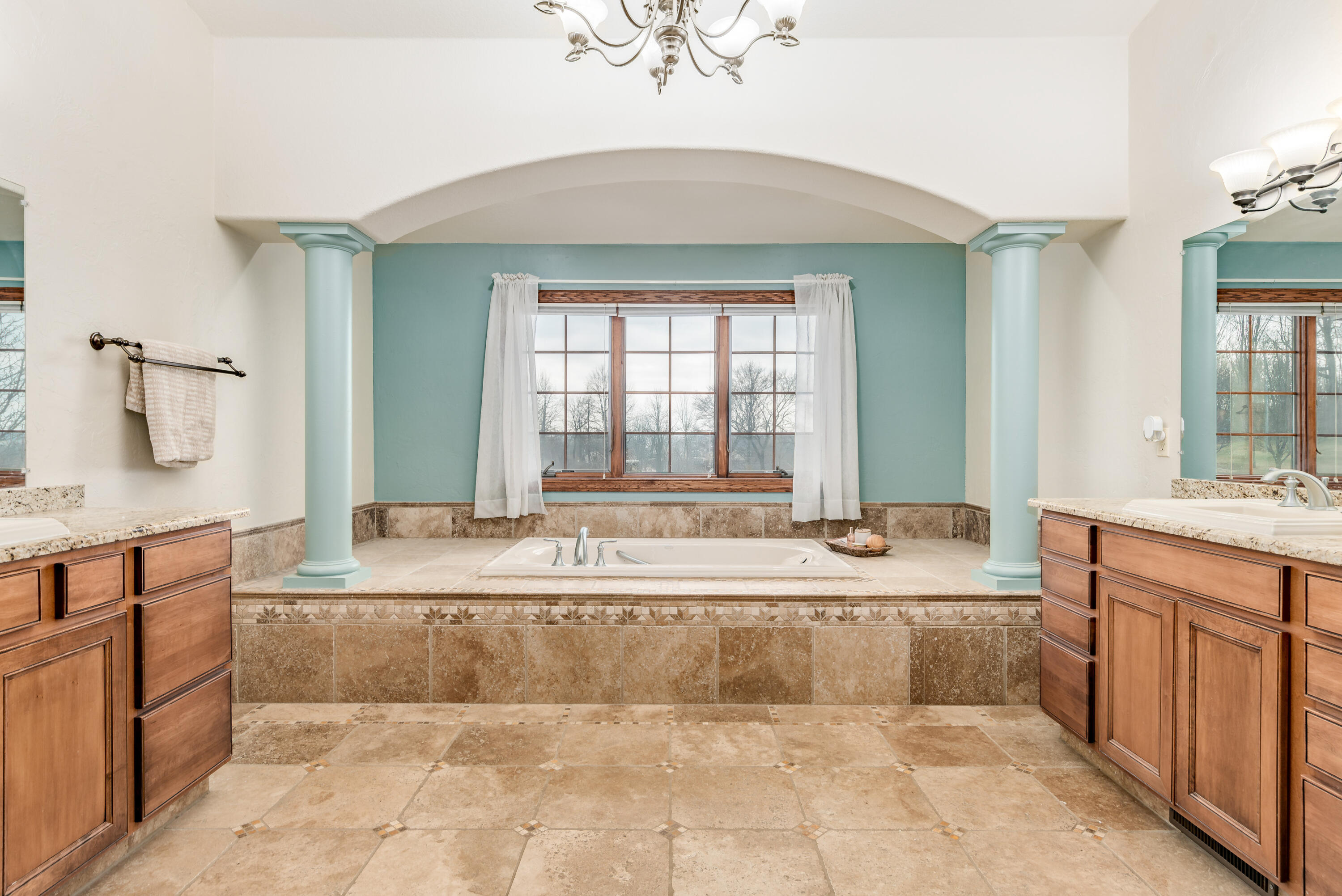 Farmington, Wisconsin 53021, United States, 5 Bedrooms Bedrooms, ,5 BathroomsBathrooms,Residential,Active,118428