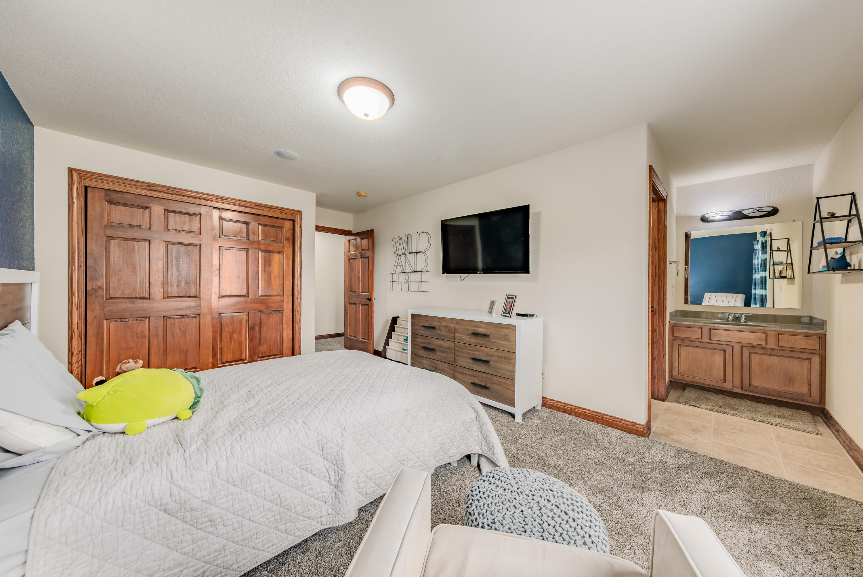 Farmington, Wisconsin 53021, United States, 5 Bedrooms Bedrooms, ,5 BathroomsBathrooms,Residential,Active,118428