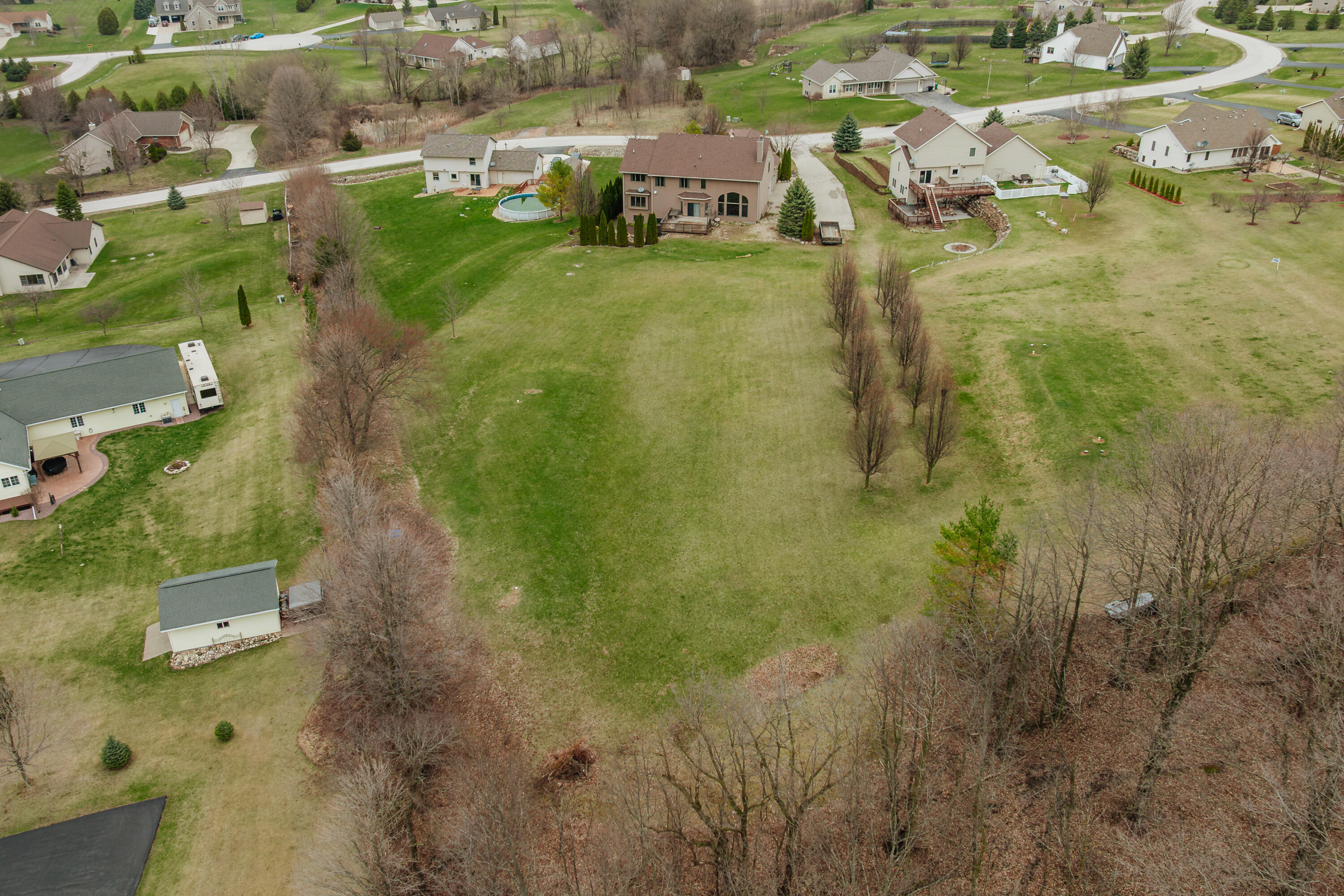 Farmington, Wisconsin 53021, United States, 5 Bedrooms Bedrooms, ,5 BathroomsBathrooms,Residential,Active,118428