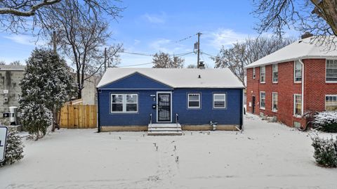 Photo of 2417 W Roosevelt Dr, Milwaukee, WI 53209 (MLS # 1947917)
