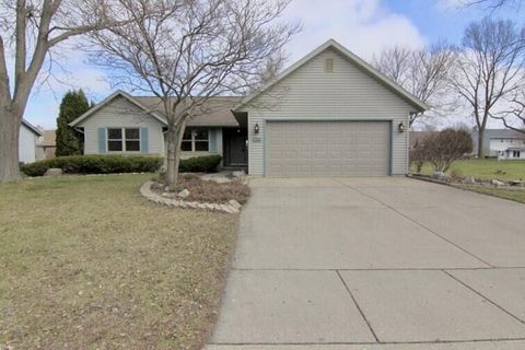 Photo of 702 Oakwood Ln, Watertown, WI 53094 (MLS # 1956284)