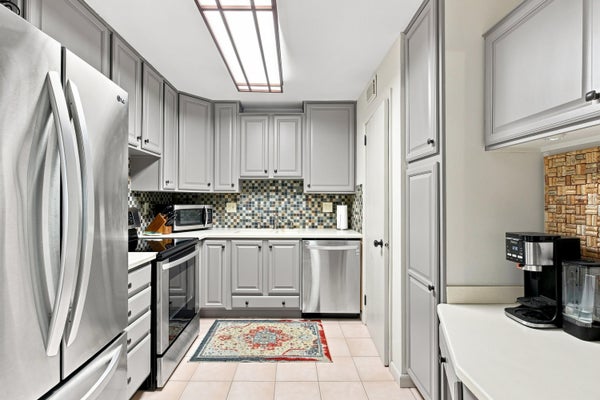 2440 W GOOD HOPE RD, MILWAUKEE, WI 53209 - Image 4bd1261d43ae0dc5d00fb5ad61b3d1c7/715071