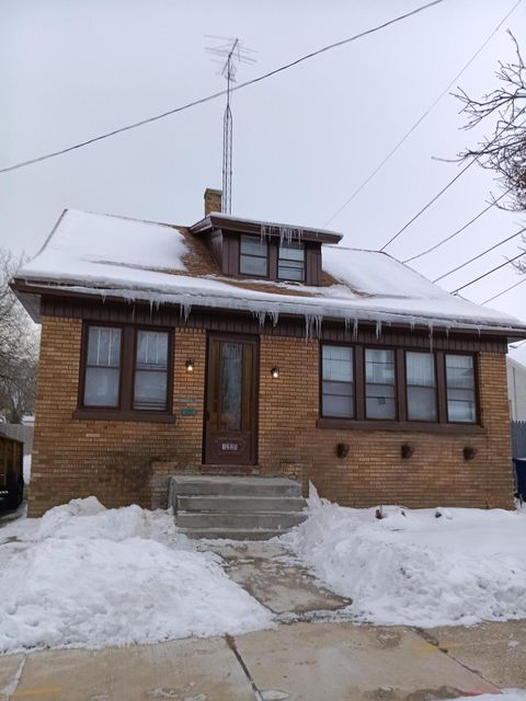Photo of 1225 Goold St S, Racine, WI 53402 (MLS # 1945157)