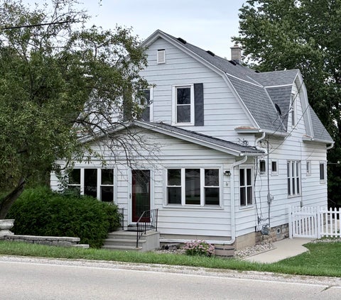 Photo of 8860 S 5th Ave, Oak Creek, WI 53154 (MLS # 1980766)