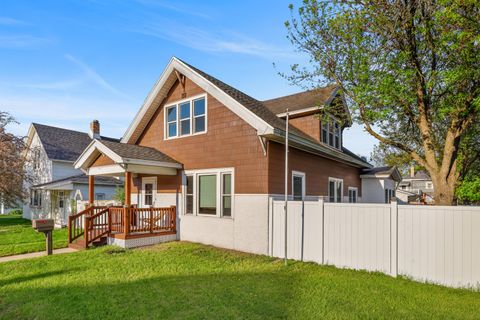 Photo of 1402 George St, La Crosse, WI 54603 (MLS # 1960810)